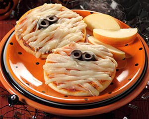 Mummy-Mini-Pizzas Mummy Mini Pizzas