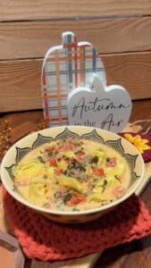 CjYKMlNuYXBjaGF0LzEzLjU2LjAuNTYgKGlQaG9uZTE3LDM7IGlPUyAxOC42LjI7IGd6aXApIAI= | Niemann Harvest Market Cozy Fall Meals